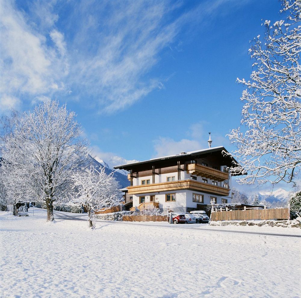 Pension Kristall Bramberg am Wildkogel Bagian luar foto